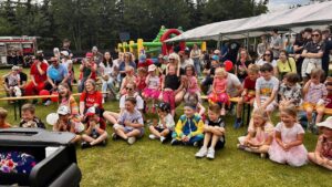 magik dla dzieci na wydarzeniu familijnym